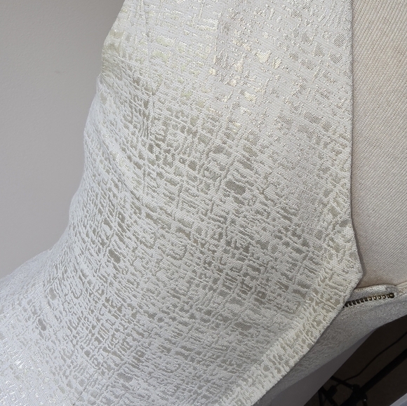 Tommy Hilfiger Cream and Gold Dress Womens Size 8. - Picture 4 of 10